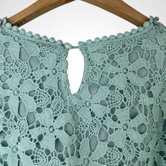 Ladies Full Lace Blouse Size L Green Puff Sleeves V-Neck Rhinestone applications - Picture 13 of 14